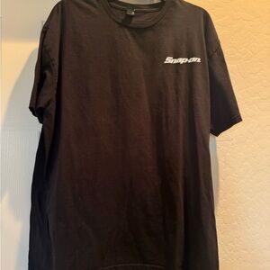Snap On Black T-shirt Men’s Size XL with Patriotic Flag on back.